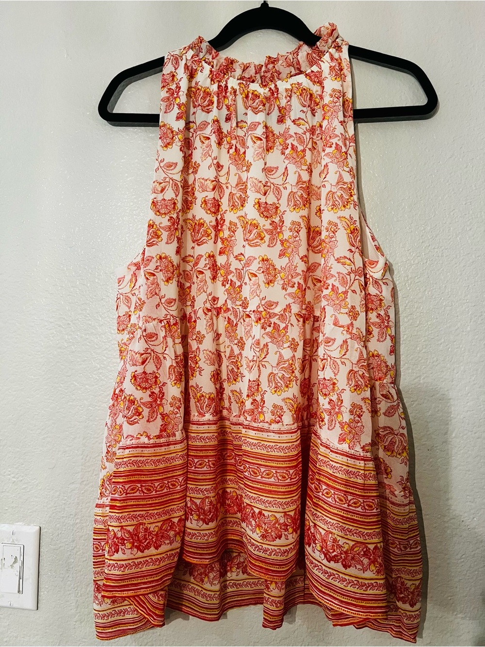 S.C. Society Floral Sleeveless Blouse. Preowned